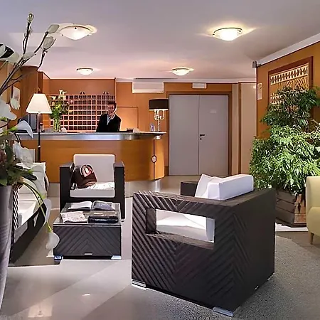 Viale Venezia Aparthotel 4*