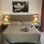 מלון דירות Viale Venezia 4*