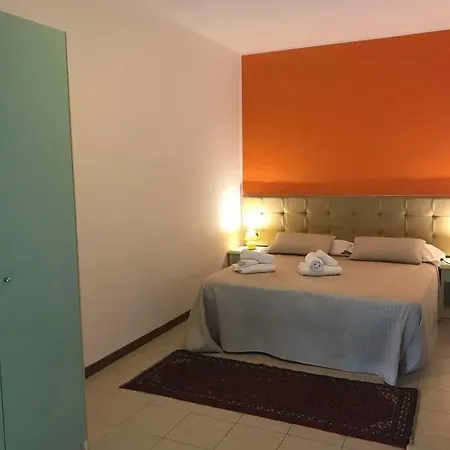 Viale Venezia 4*