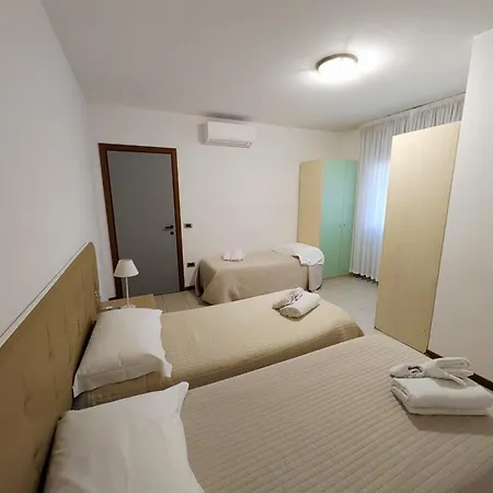 Apartmanhotel Viale Venezia 4*